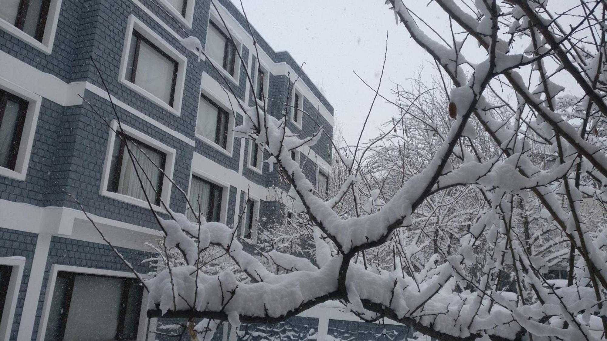 Hotel The Kargil Esterno foto