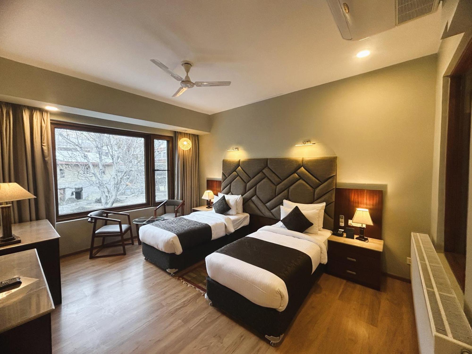 Hotel The Kargil Esterno foto