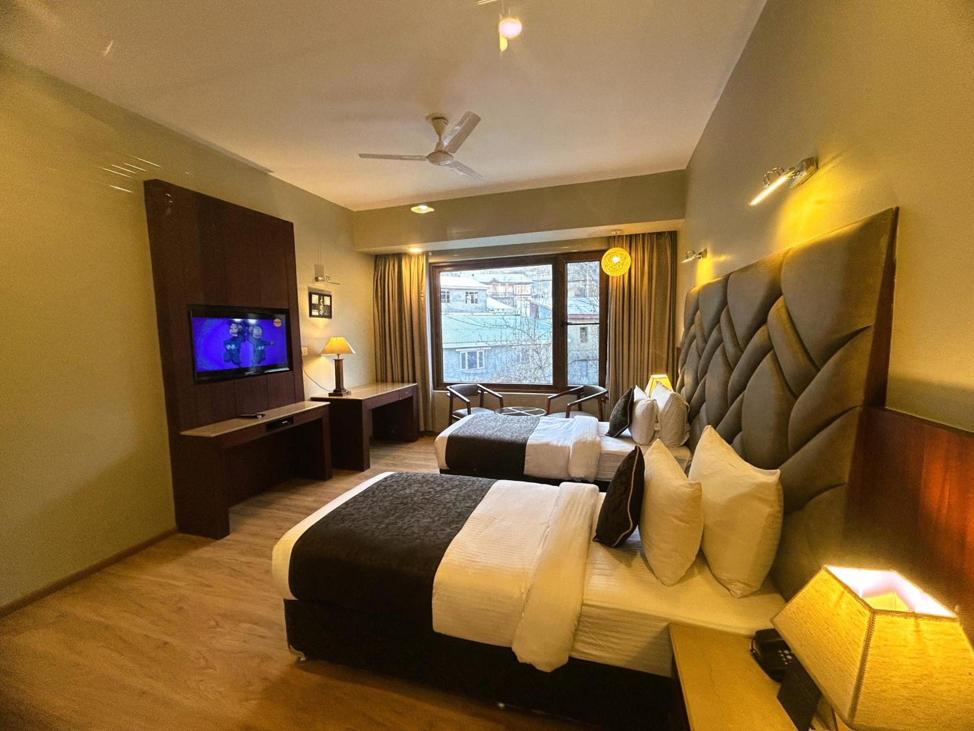 Hotel The Kargil Esterno foto