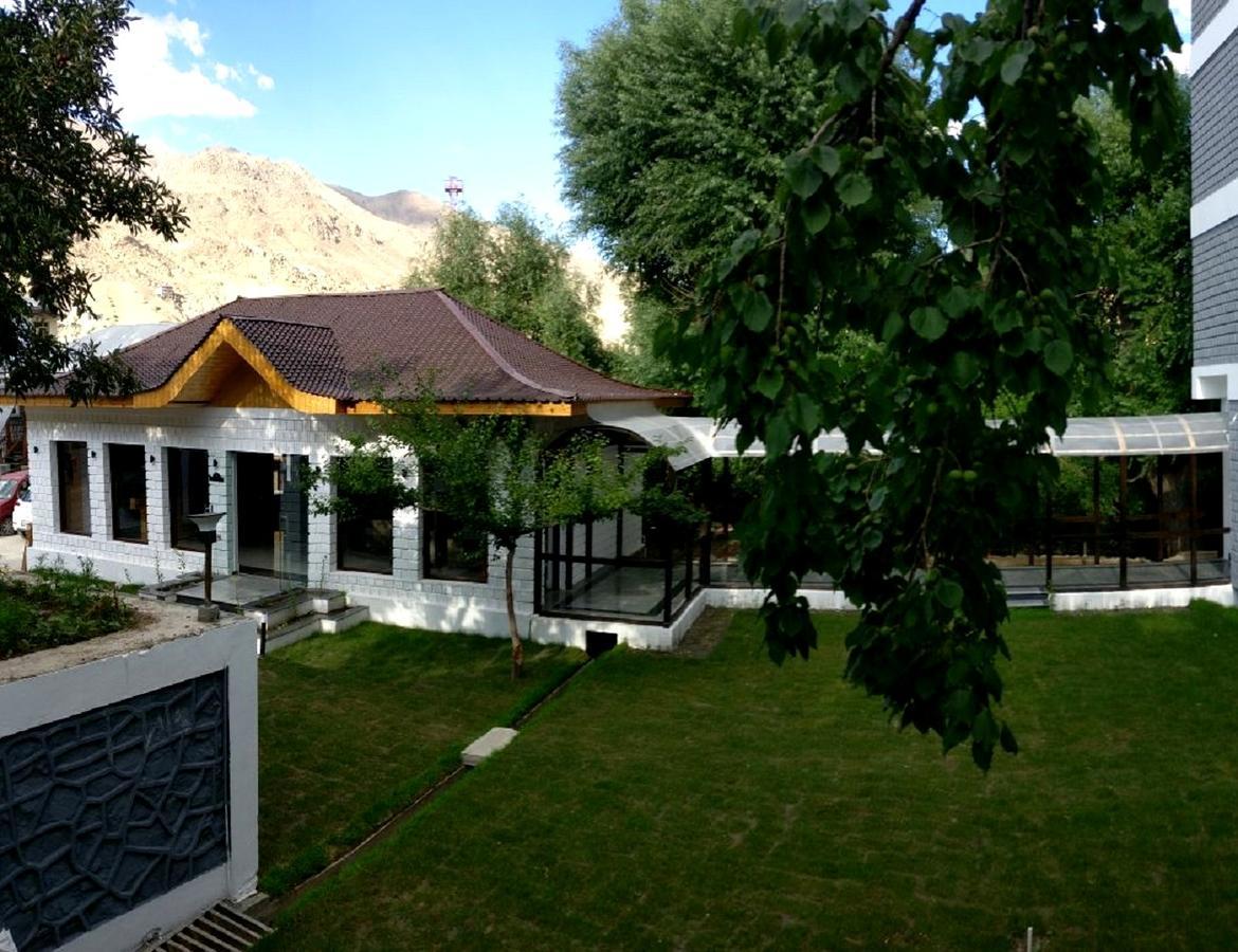 Hotel The Kargil Esterno foto